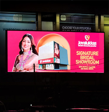 Outdoor advertising agency with expertise in LED billboard ads