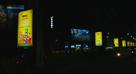 Seamless outdoor advertising screen for digital brand storytelling
                        